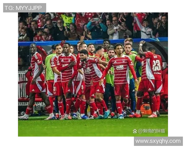 足球巨亨的崛起与传奇人生揭秘，如何在绿茵场上书写辉煌篇章